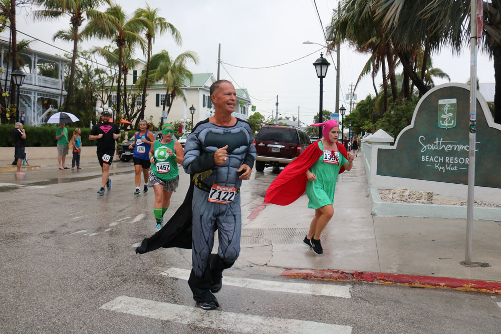 Heroes and Villains 5K 2017 photo - Duval Street, Key West
